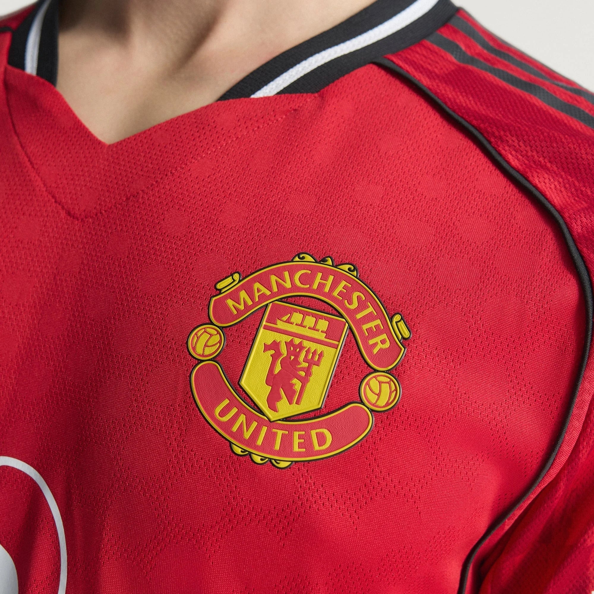 Tricou United Mbeumo home player version